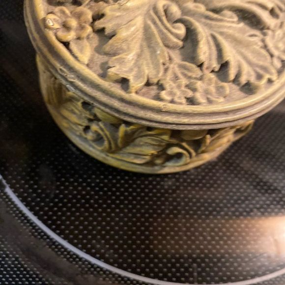 Small jewelry container-Gently used, plenty of life left​ - Picture 3 of 11